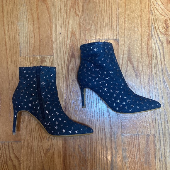 $10 CLEARANCE SALE - Lulus Khristyn Dark Blue Denim Star Print Stiletto Booties - Picture 5 of 14